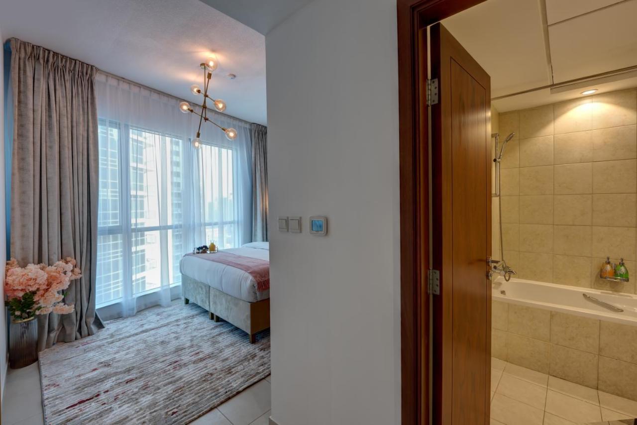 Durrani Homes - Luxe Living With Burj Khalifa And Fountain View - Third Room Without Partition Dubai Exteriör bild